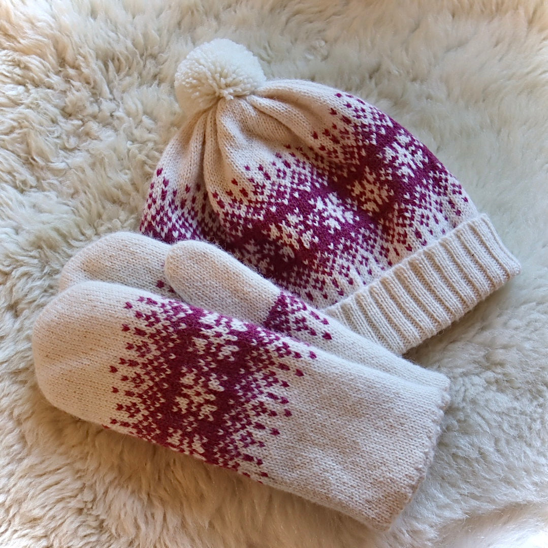 Alpaca wool pom-pom hat
