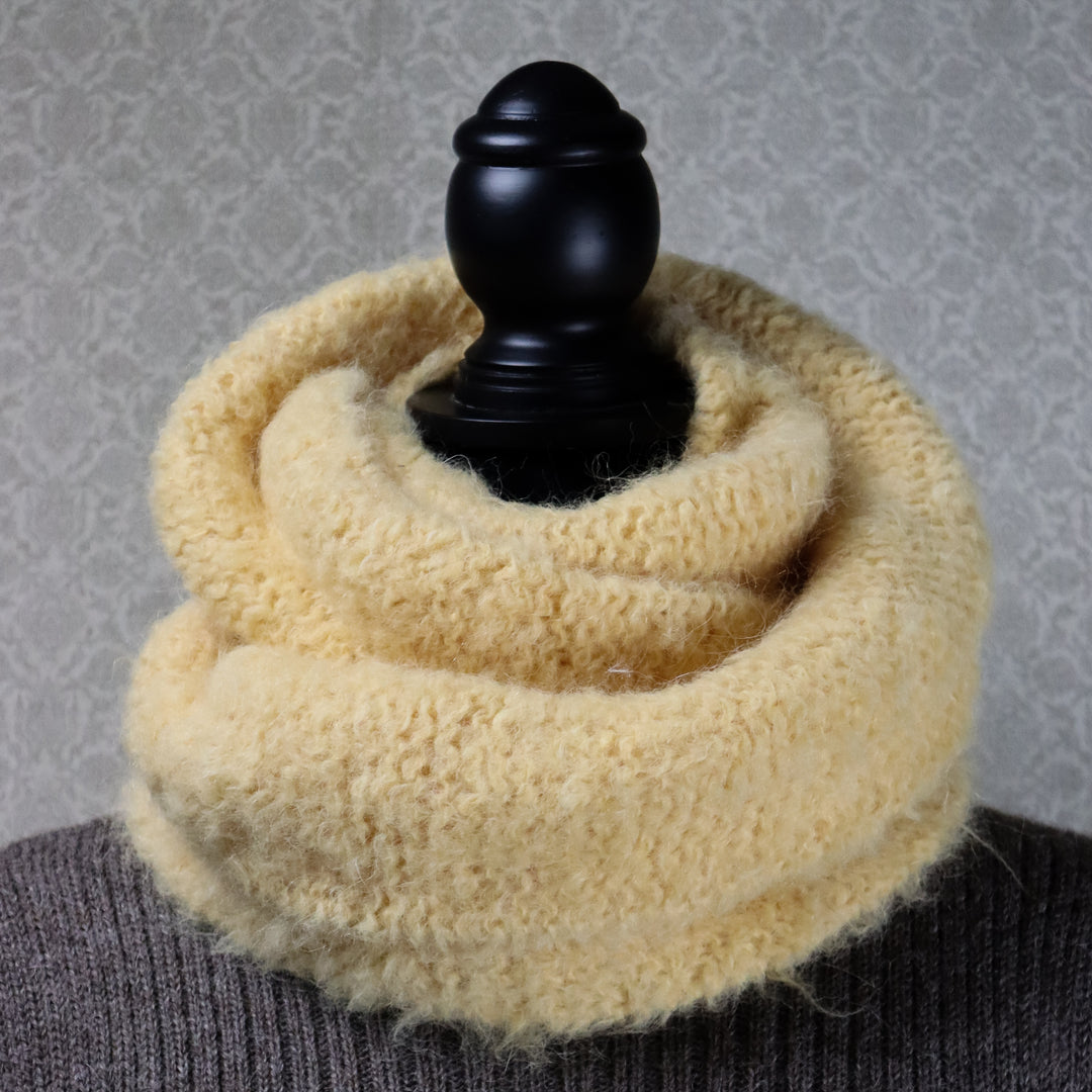 Soft alpaca wool infinity scarf - Puffy