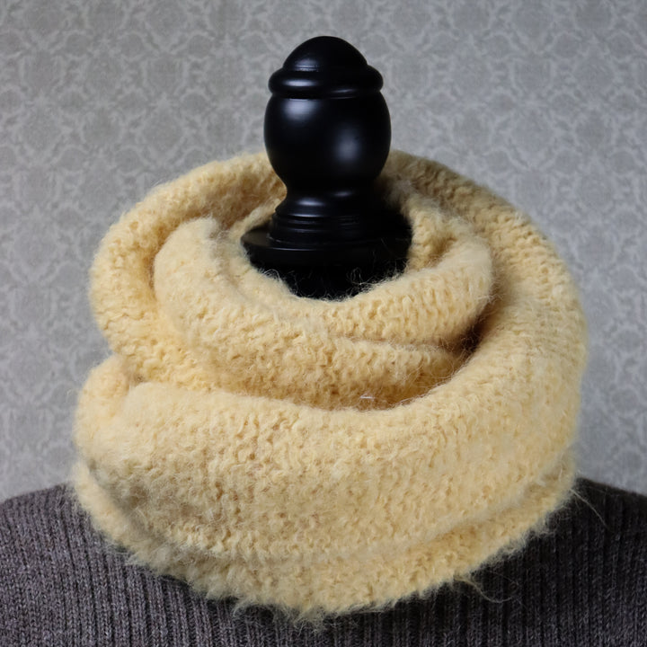 Soft alpaca wool infinity scarf - Puffy