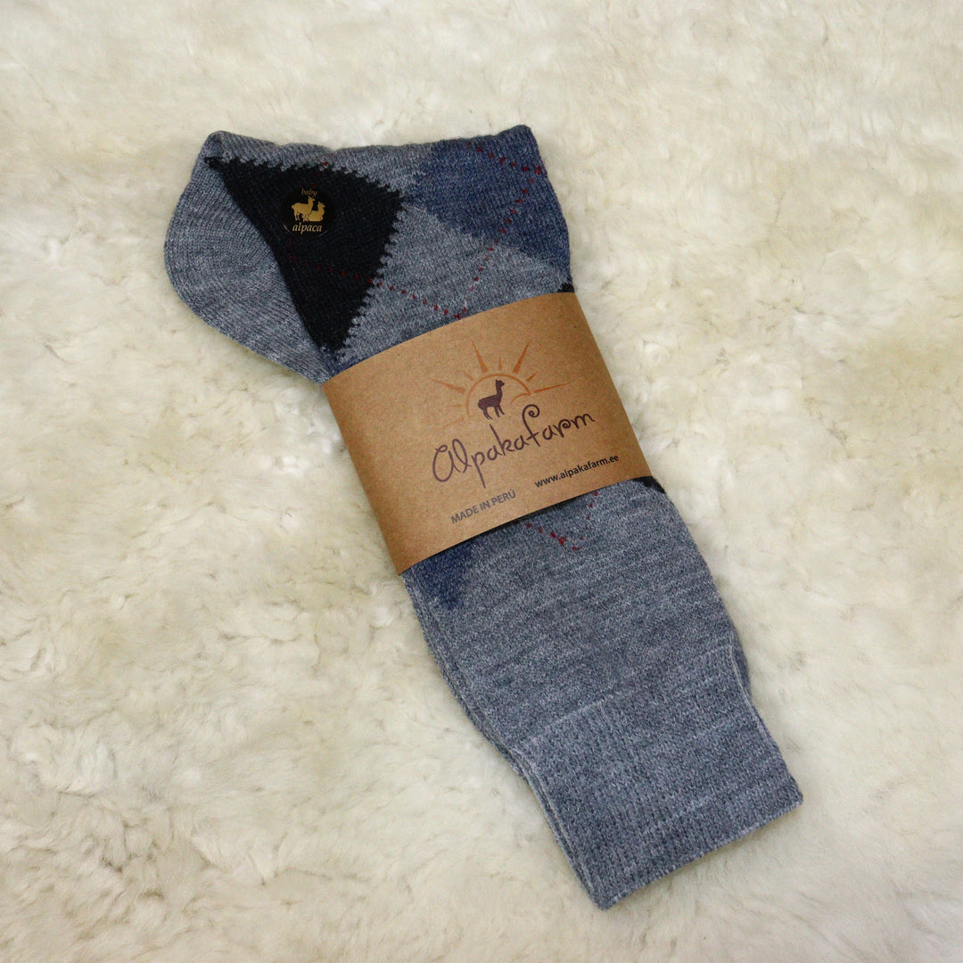 Diamond pattern socks
