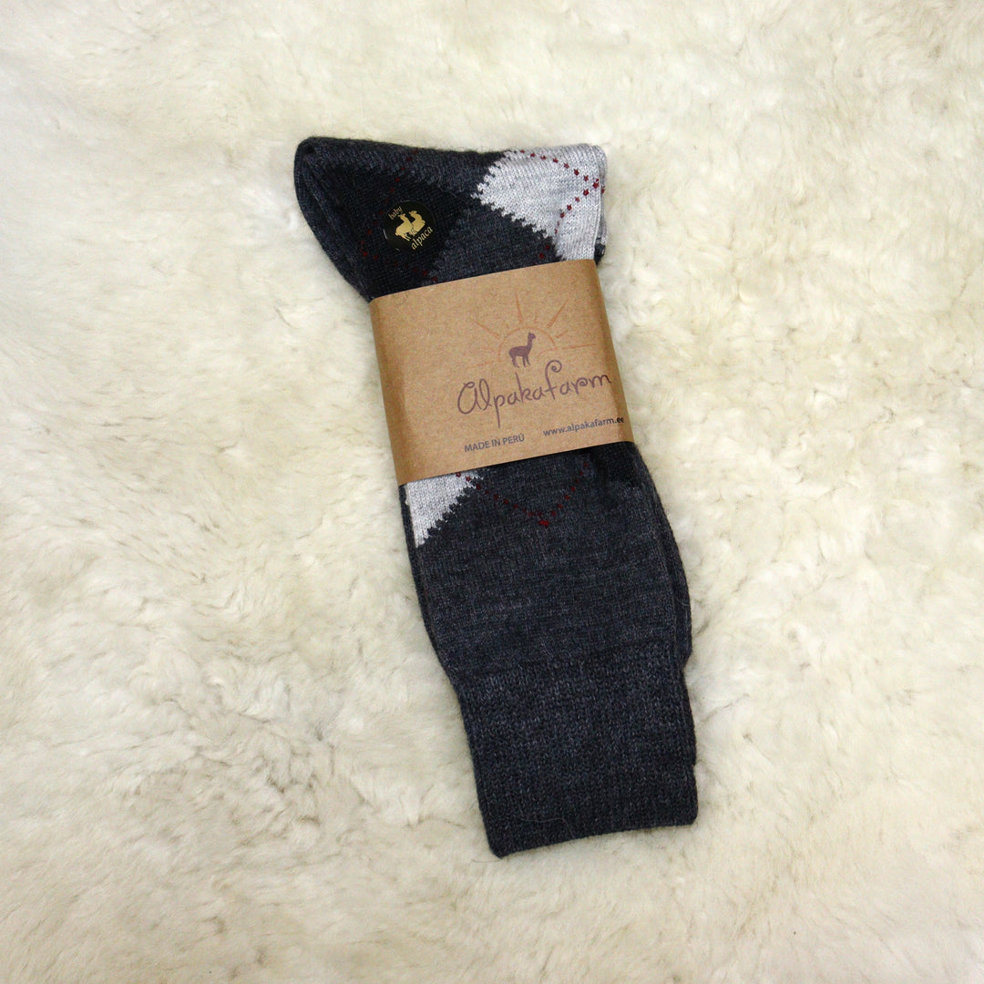 Diamond pattern socks